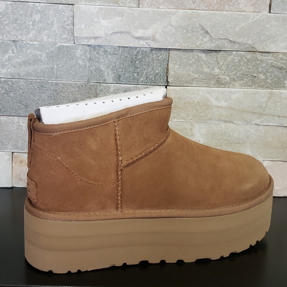 UGG Women's Classic Ultra Mini Platform Boot - Picture 6 of 9